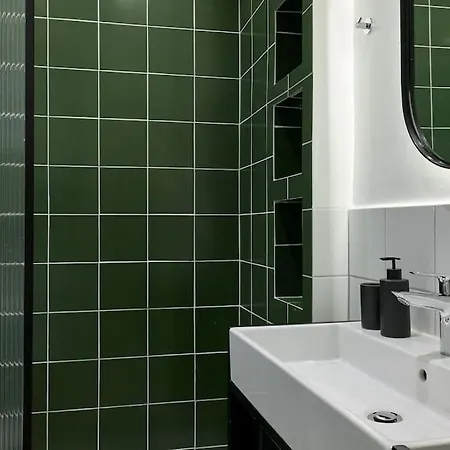 Pagrati Modernist 2bd