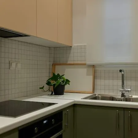 Pagrati Modernist 2bd