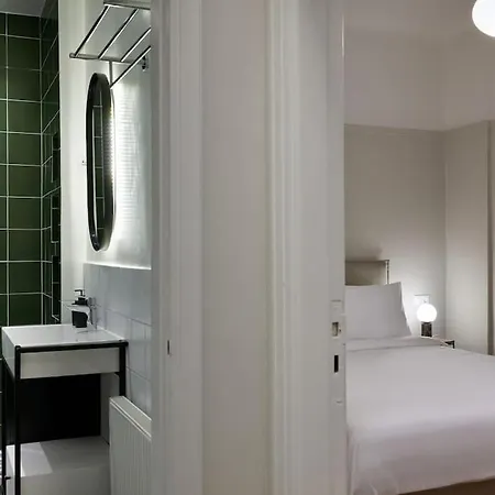 Pagrati Modernist 2bd Apartment *
