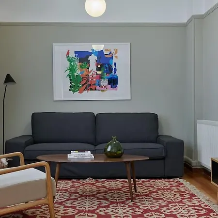 Pagrati Modernist 2bd